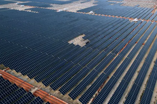 Grand Sunergy Powers Laizhou Tushan 600MW Salt-Light Complementary Project’s Initial 300MW Grid Connection