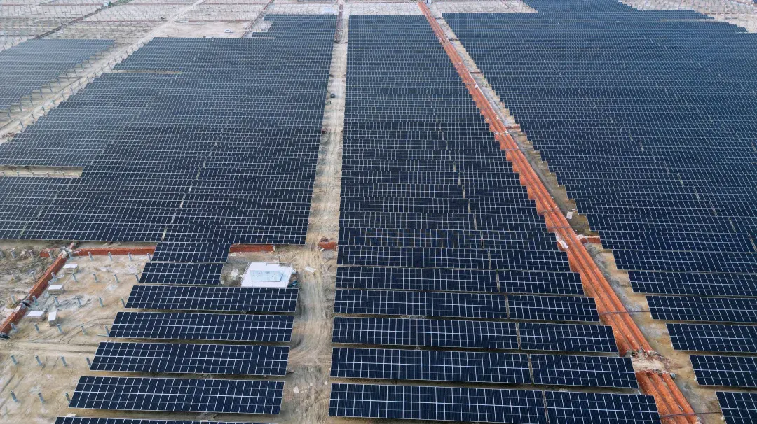 Grand Sunergy Powers Laizhou Tushan 600MW Salt-Light Complementary Project’s Initial 300MW Grid Connection