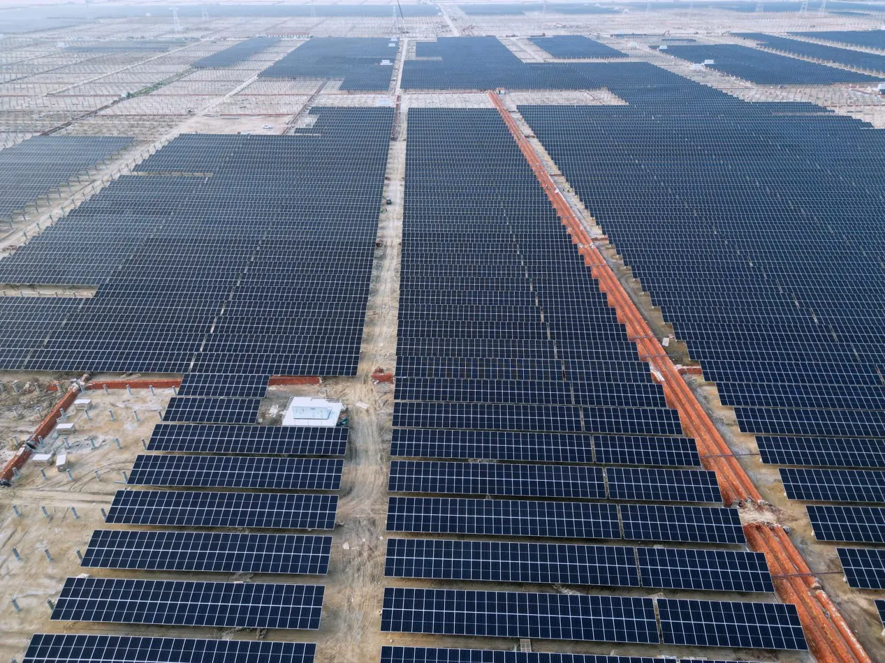 Grand Sunergy Supports Full-Capacity Grid Connection of the 600MW "Salt-PV Hybrid" Project in Laizhou Tushan